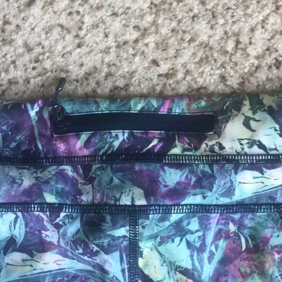 Lululemon leggings - Picture 4 of 5